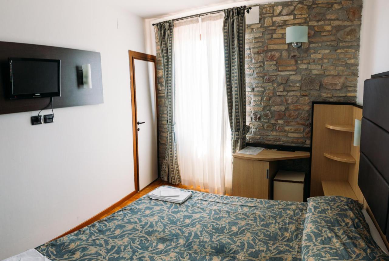 Hotel Il Castello أسيسي المظهر الخارجي الصورة